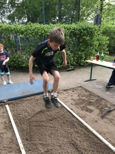 085A5E46-115F-4D9D-951F-7832F1B0F71D