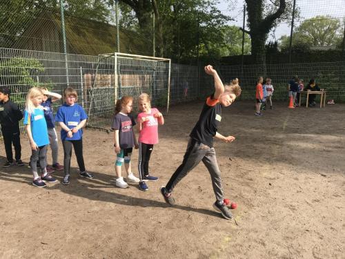 75343AD9-8514-45B8-BD80-60B5F60A18D1